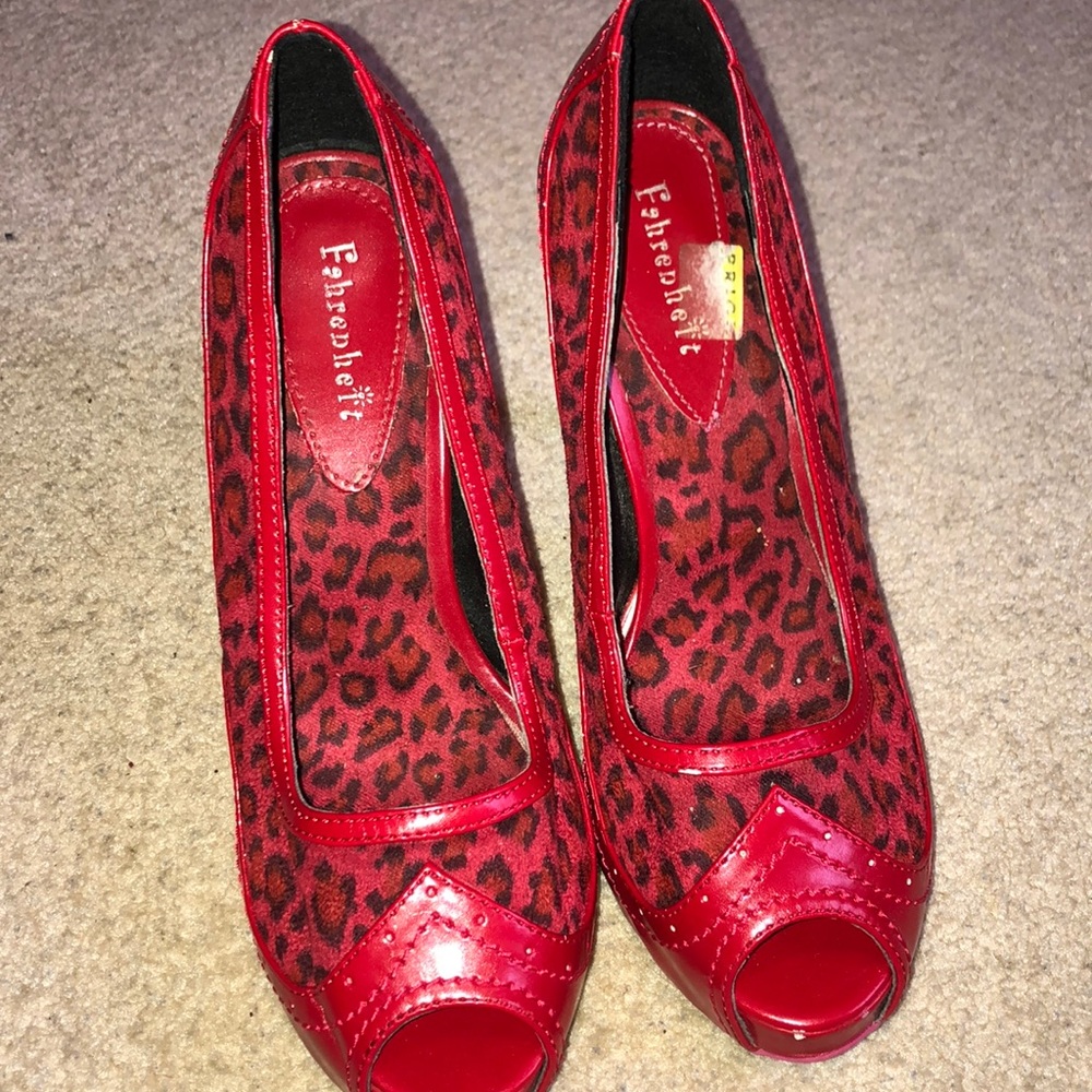 Red leopard pumps - Picture 4 of 10